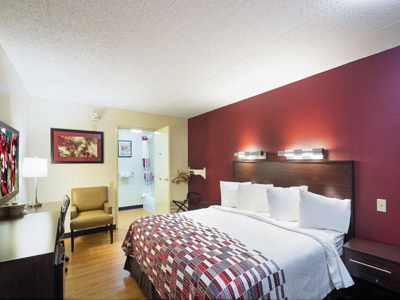 Red Roof Inn Cincinnati East Beechmont image