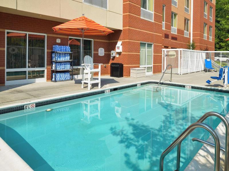 Fairfield Inn Suites By Marriott Baltimore image