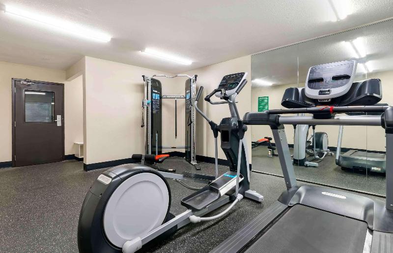Extended Stay America Kansas City Airport Plaza Ci image