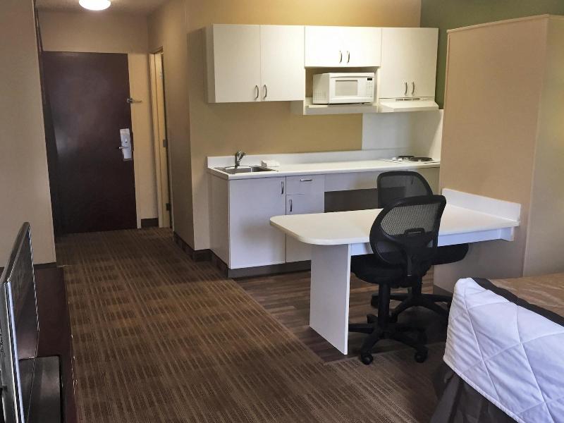 Extended Stay America Kansas City Airport Plaza Ci image