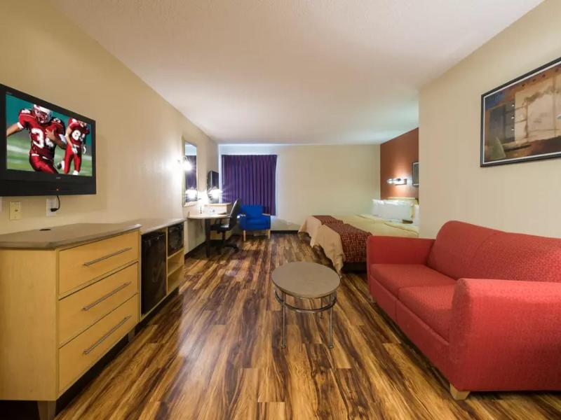 Red Roof Inn & Suites Philadelphia - Bellmawr image