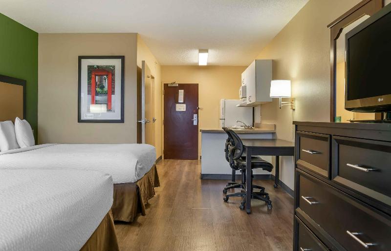 Extended Stay America Detroit Roseville - Image 9
