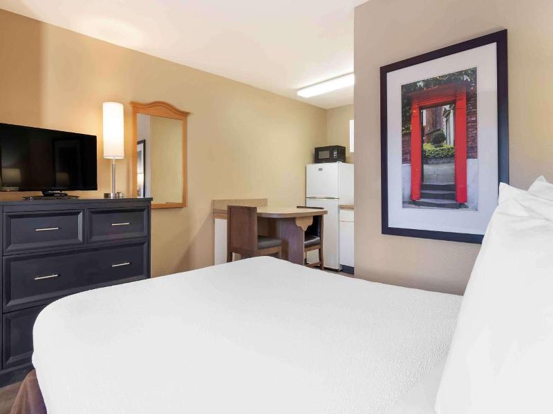 Extended Stay America Kansas City Shawnee Mission image