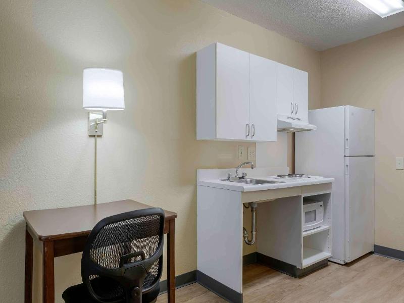 Extended Stay America Kansas City Shawnee Mission image