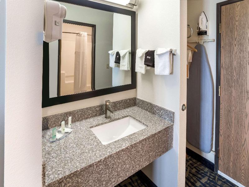 Quality Inn Rochelle image