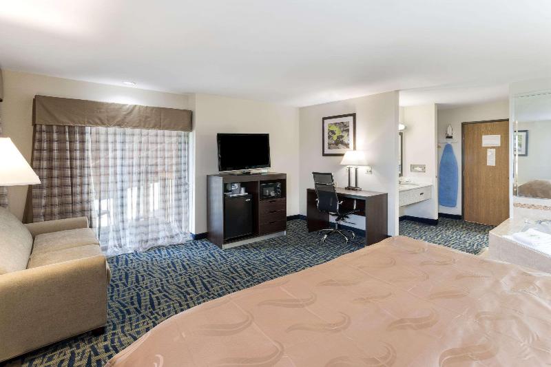 Quality Inn Rochelle image 6