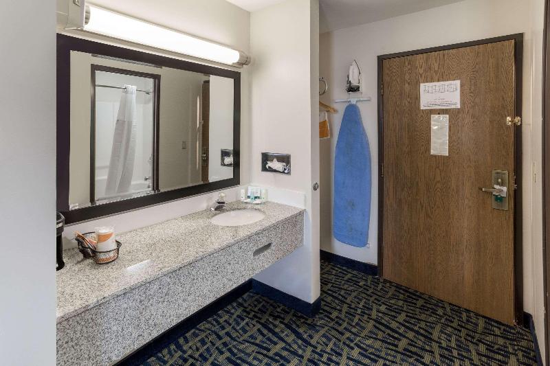 Quality Inn Rochelle image