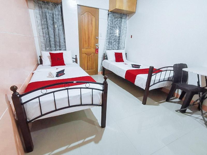 RedDoorz near Villa Beach