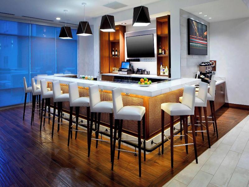 Springhill Suites Columbus Easton Area image