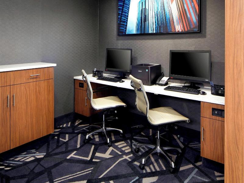 Springhill Suites Columbus Easton Area image