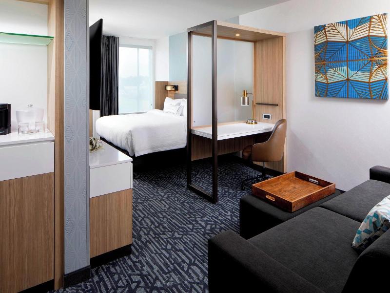 Springhill Suites Columbus Easton Area image