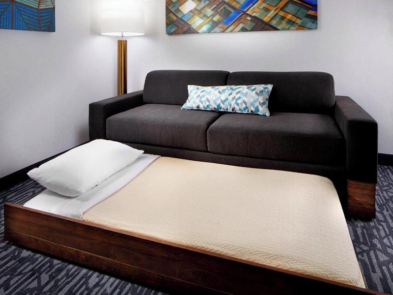 Springhill Suites Columbus Easton Area image