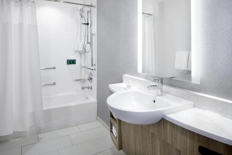 Springhill Suites Columbus Easton Area image