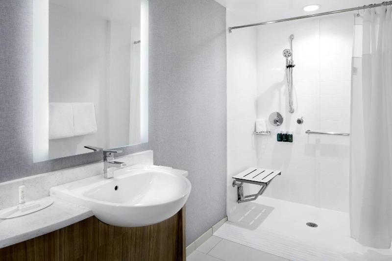 Springhill Suites Columbus Easton Area image
