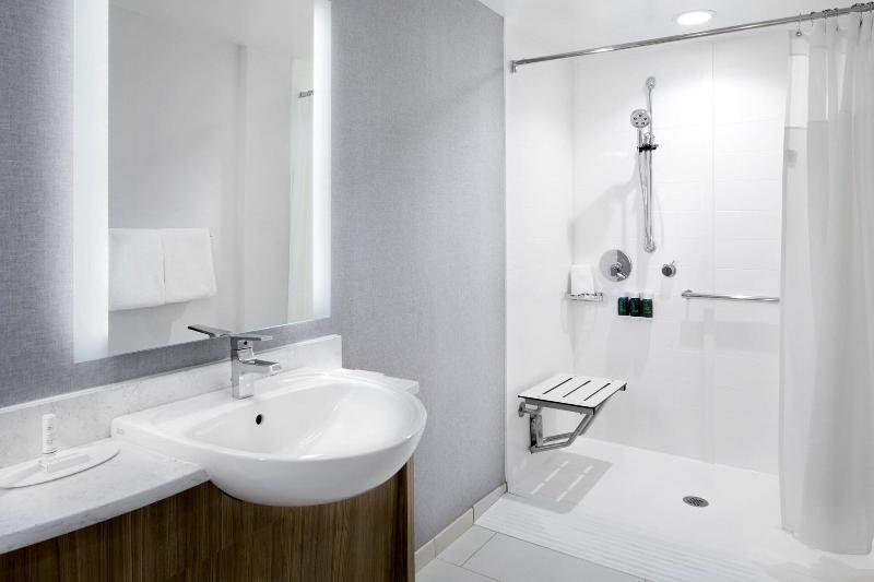 Springhill Suites Columbus Easton Area image