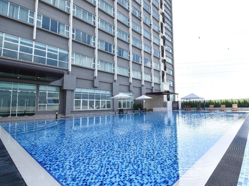 Hotel Holmes Gelang Patah image