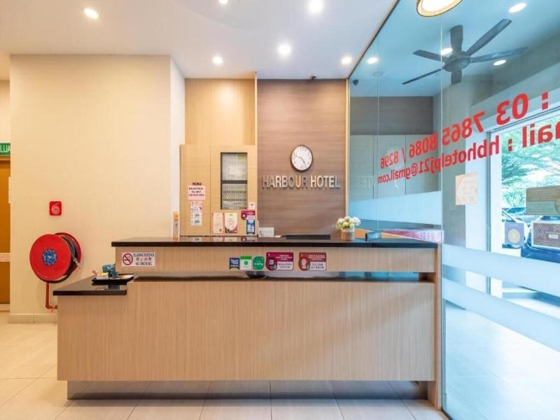ZEN Rooms Harbour Hotel image
