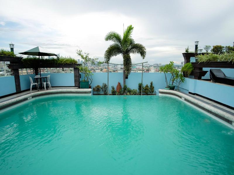 Urban Travellers Hotel image