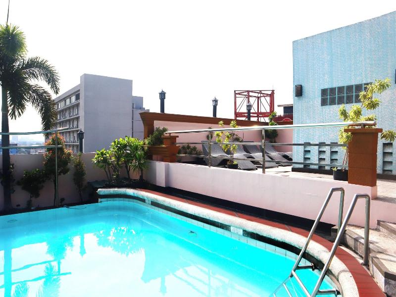 Urban Travellers Hotel image