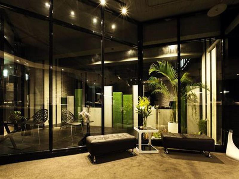 Queen Hotel II image