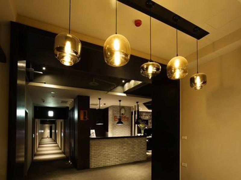 Queen Hotel II image