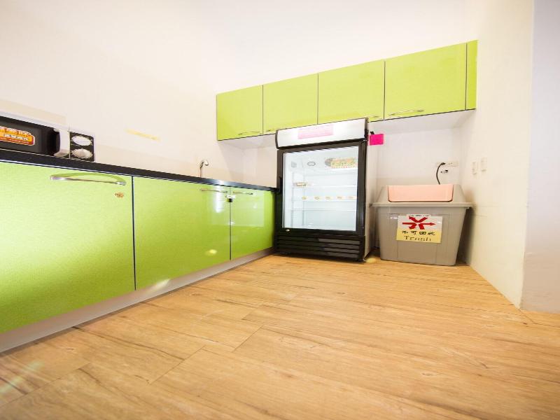 SleepBox Hostel image