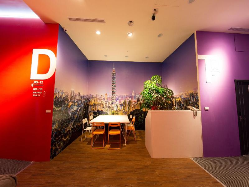 SleepBox Hostel image