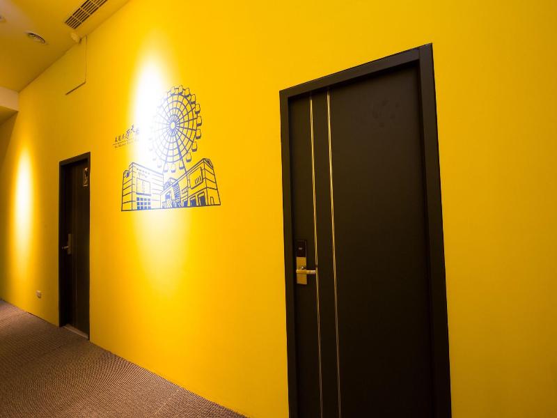 SleepBox Hostel image