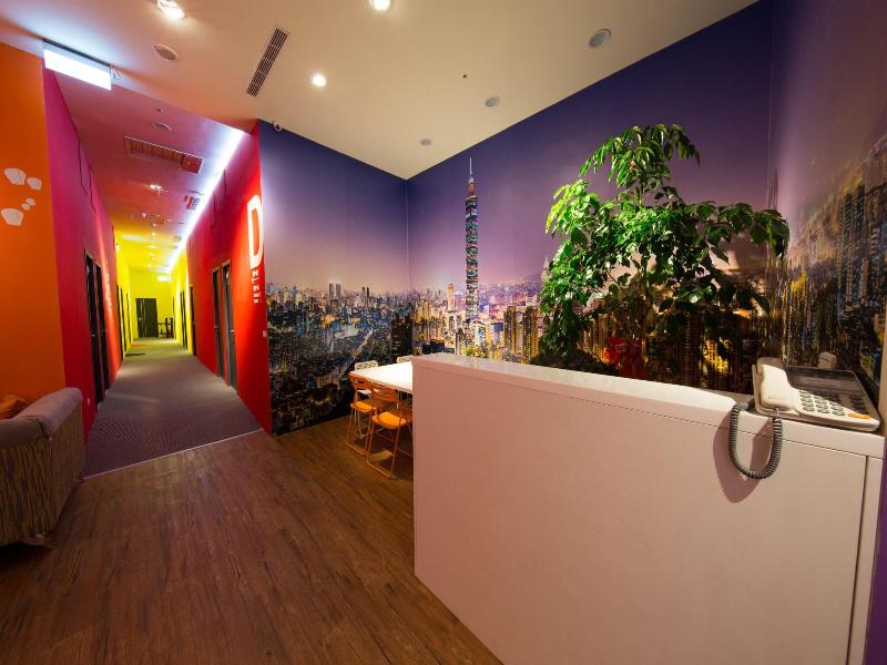 SleepBox Hostel image