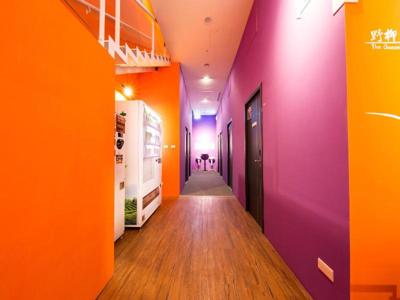 SleepBox Hostel image