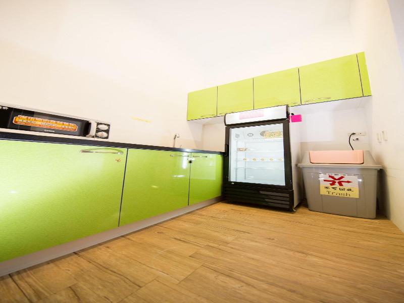 SleepBox Hostel image
