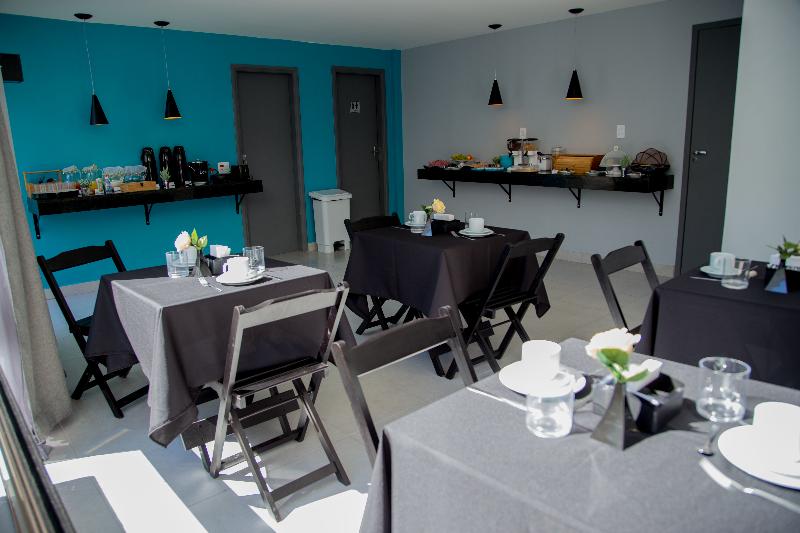 Pousada REF House image