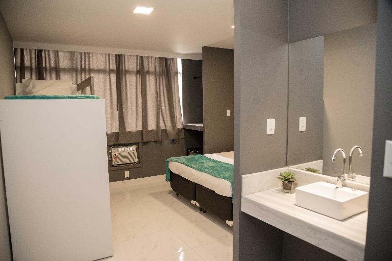 Pousada REF House image