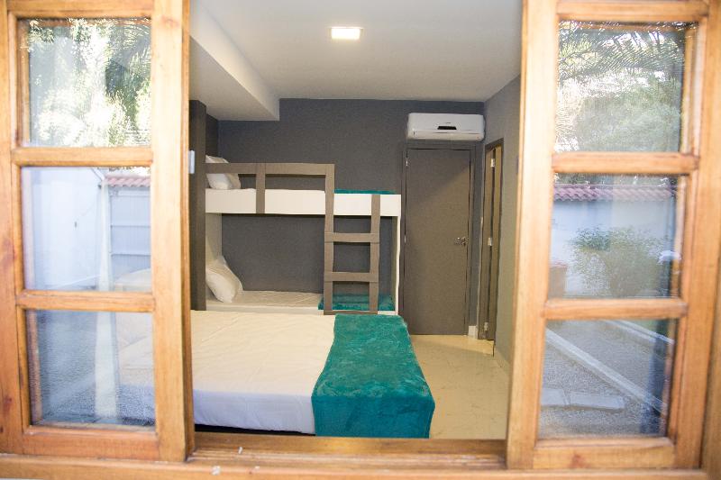 Pousada REF House image