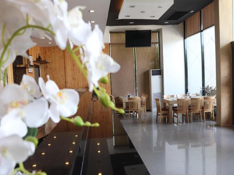 Wisdom Hotel image
