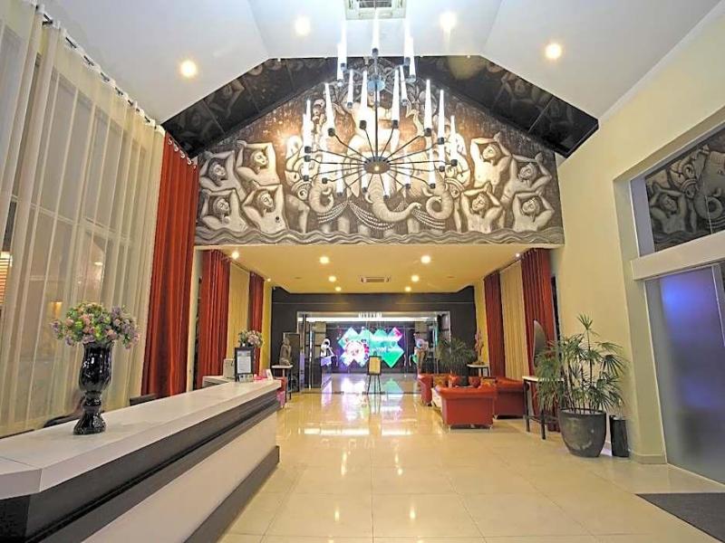 Queenco Hotel & Casino image