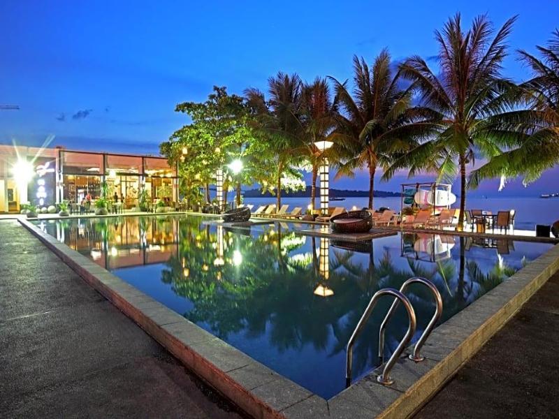 Queenco Hotel & Casino image