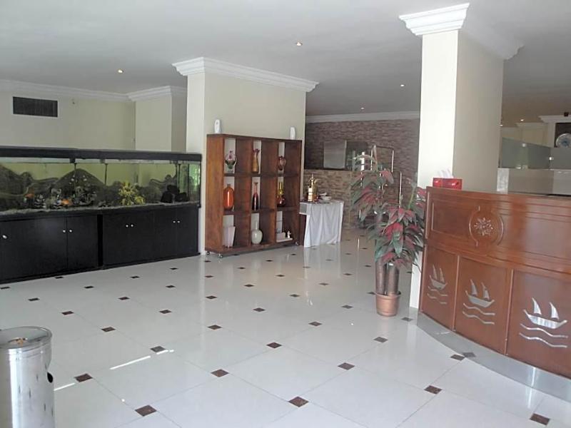 Marina Royal Hotel Suite image