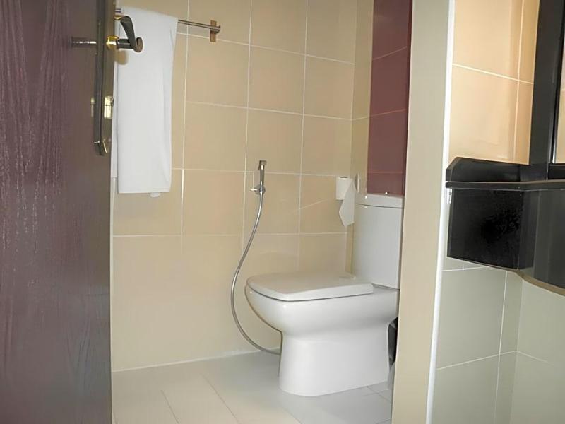 Marina Royal Hotel Suite image