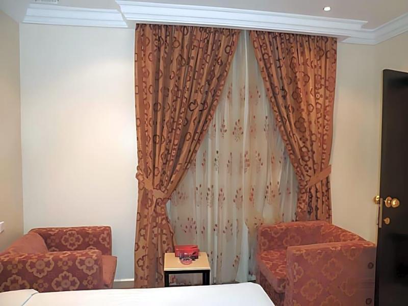 Marina Royal Hotel Suite image