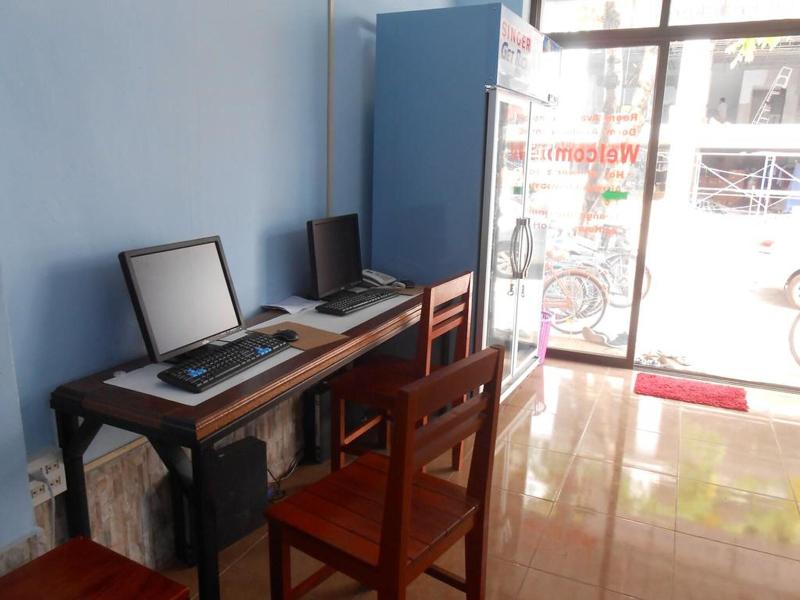 Lucky Backpackers Hostel image