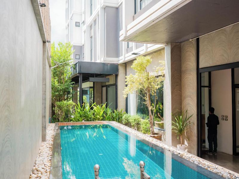 S 2 Modern Boutique Hotel  image