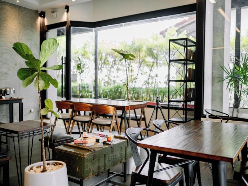 S 2 Modern Boutique Hotel  image