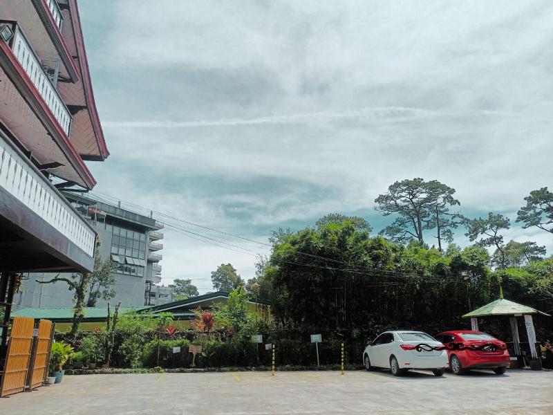 Safari Lodge Baguio by Log Cabin Hotel image