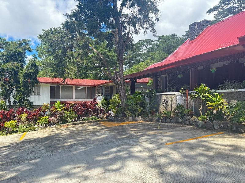 Safari Lodge Baguio by Log Cabin Hotel image