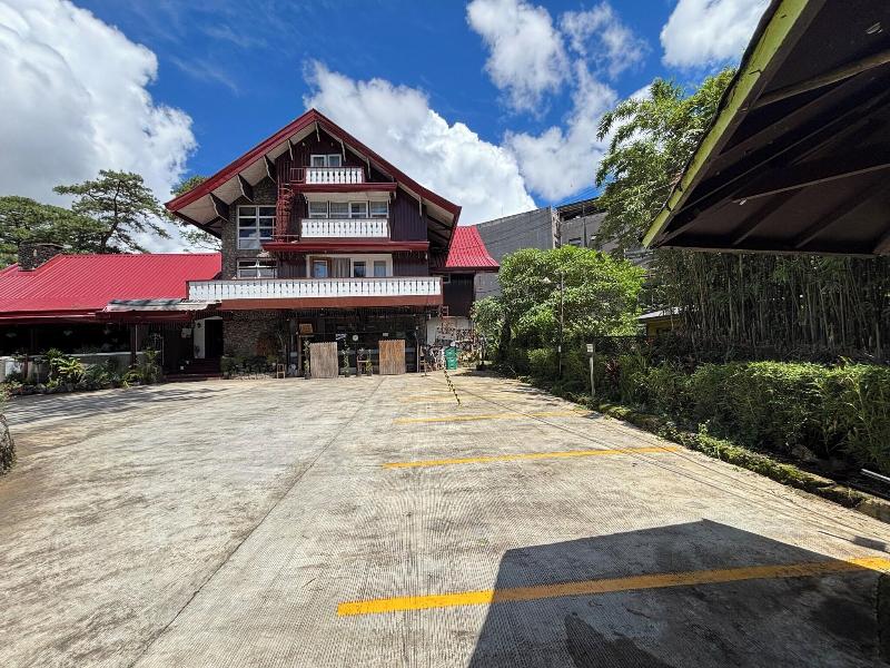 Safari Lodge Baguio by Log Cabin Hotel image