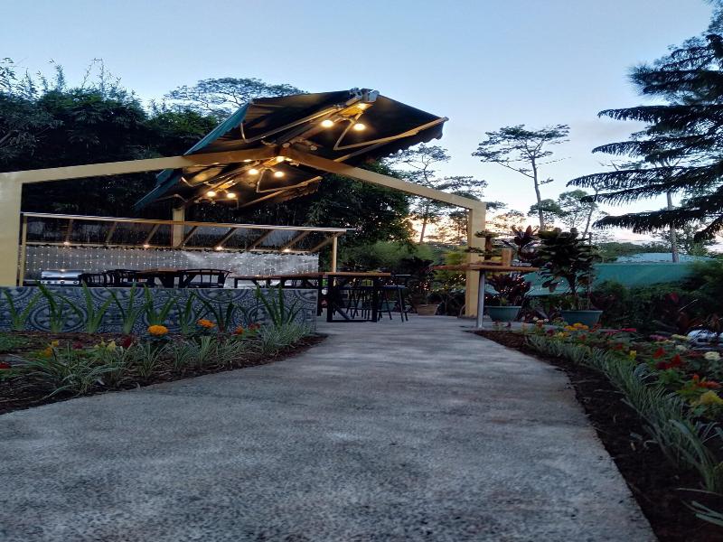 Safari Lodge Baguio by Log Cabin Hotel image