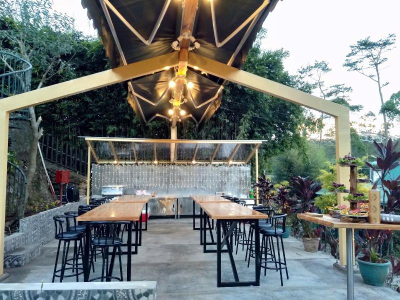 Safari Lodge Baguio by Log Cabin Hotel image