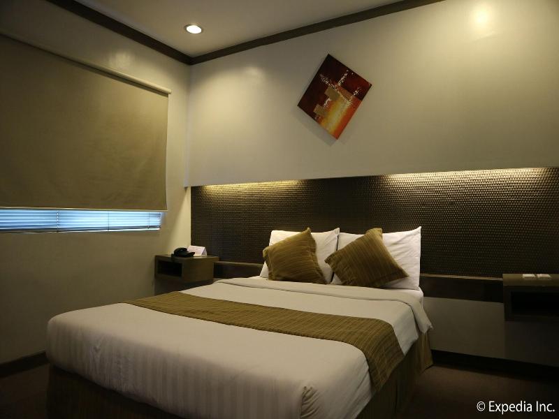 Magallanes Square Hotel image