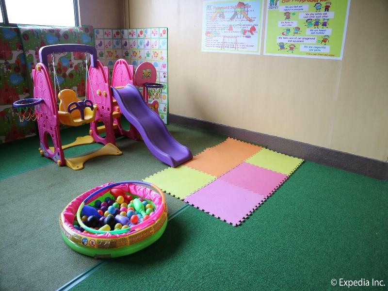 Magallanes Square Hotel image
